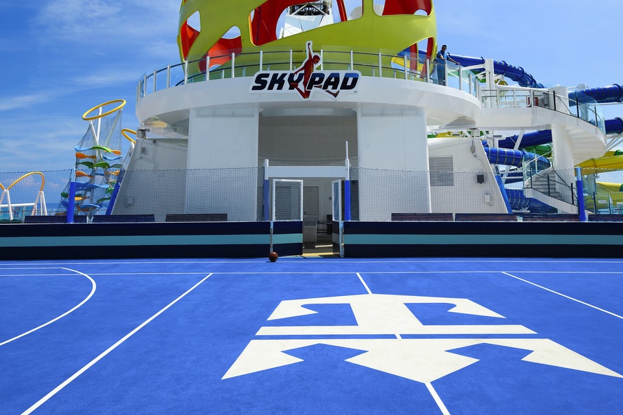 Royal Caribbean International, Mariner of the Seas, Sky Pad.jpg